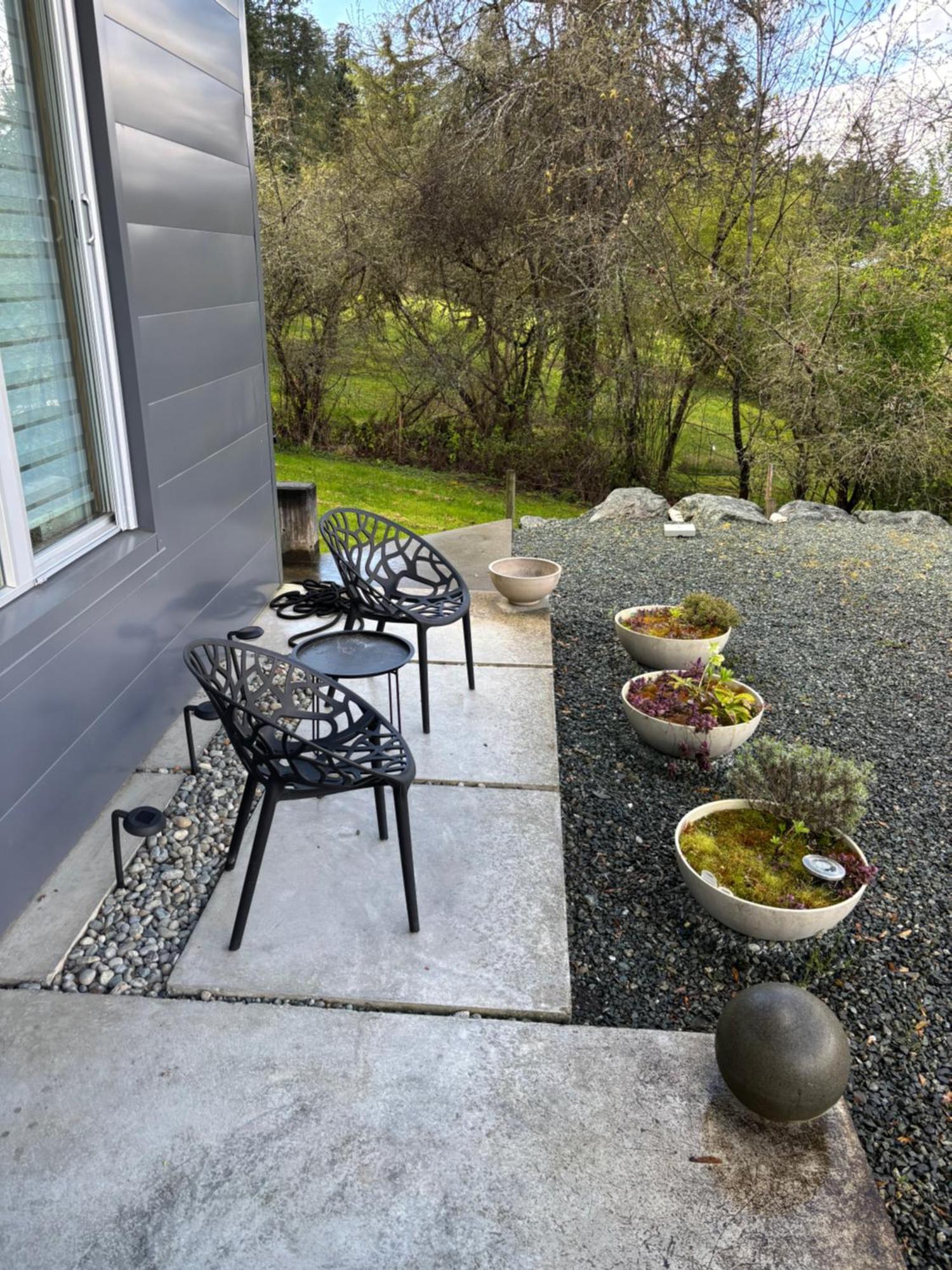 The Cube Apartment Cowichan Bay Exterior photo