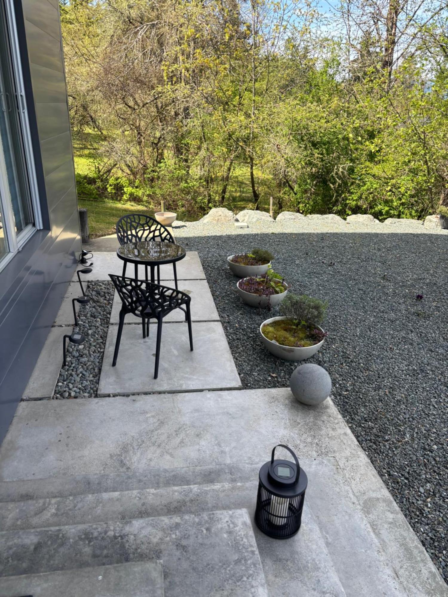 The Cube Apartment Cowichan Bay Exterior photo