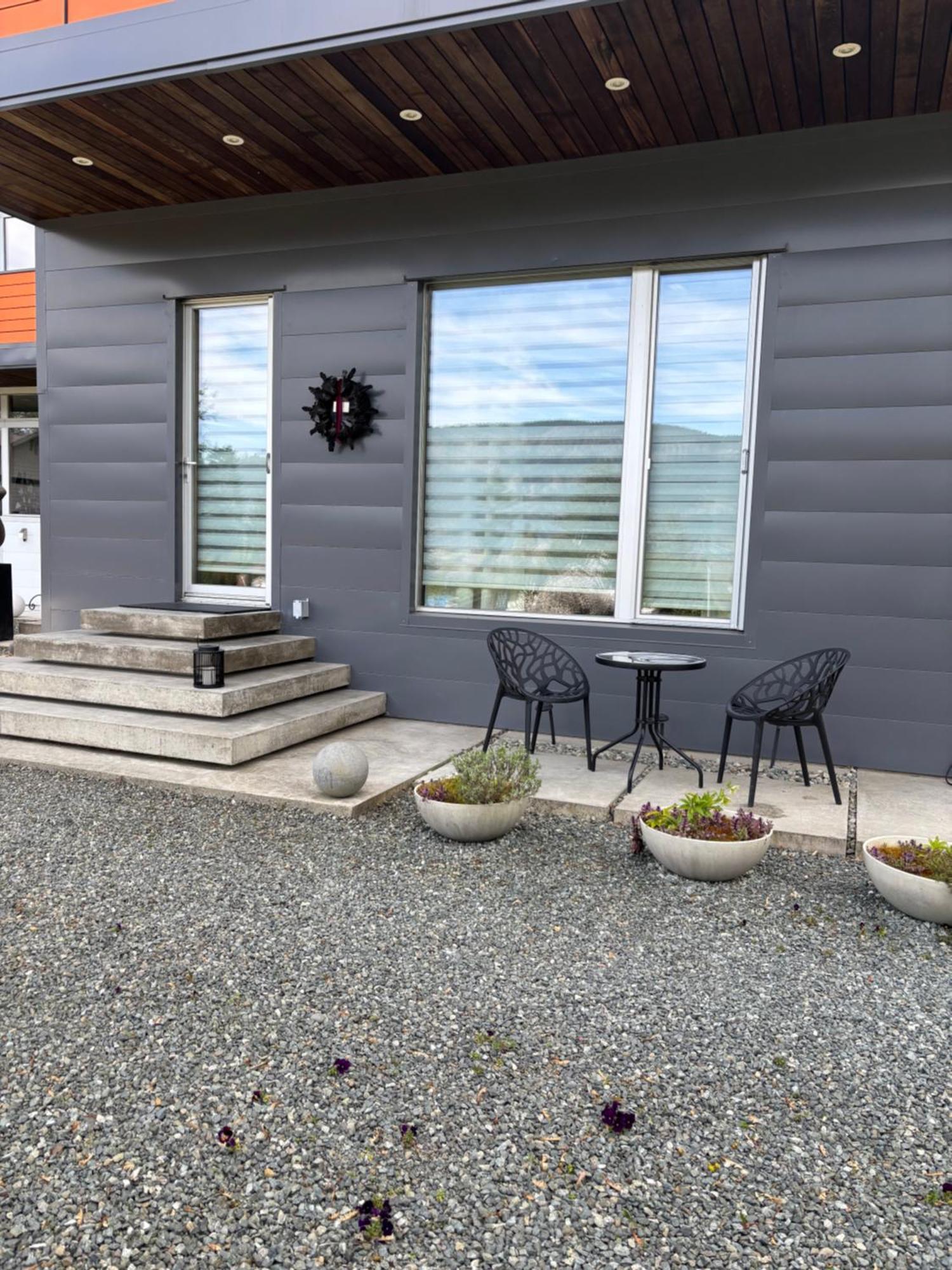 The Cube Apartment Cowichan Bay Exterior photo